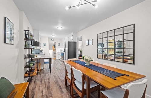 North Garrett Road House | Midcentury Home w/King suites near Duke/Downtown