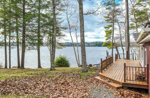 Nobleboro House | Midcentury Meets Rustic Lakefront