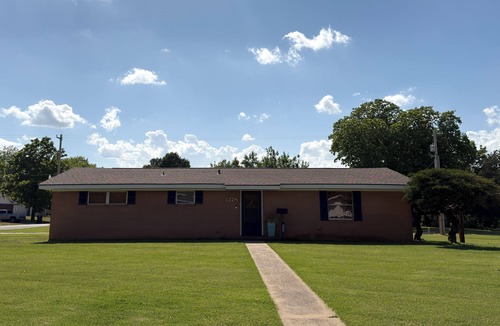Chickasha House | Midcentury modern nostalgia with the comforts and high speed tech of today