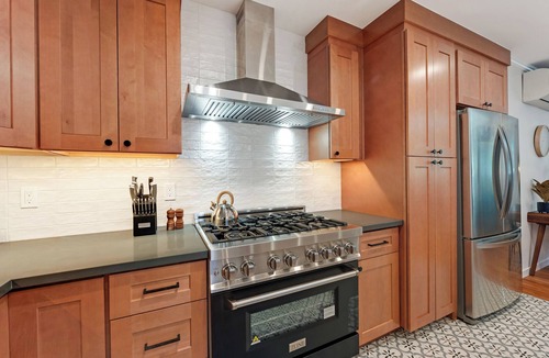 Memorial Hospital Neighborhood House | MidCentury Modern Wine Country Private Pool & Spa