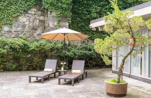 North Stamford House | Midcentury Modern ZenHouse Sculptor Studio