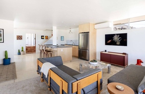 Joshua Tree Highlands House | Midcentury Oasis on 5 Private Acres Near Park
