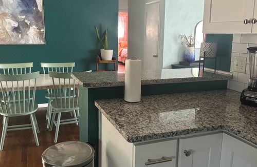 Norfolk House | Midcentury traditional house in delightful Norfolk with AC, WiFi, fitness room