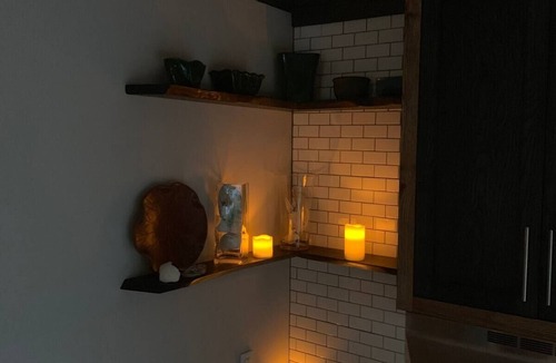 Bath House | MIDCOAST, HISTORIC, FRESH. DOWNTOWN BEAUTIFUL BATH with Laundry