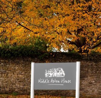 Middle Aston Bed & Breakfast | Middle Aston House