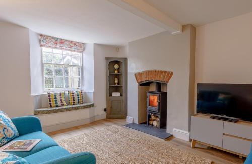 Easton on the Hill House | Middle Cottage