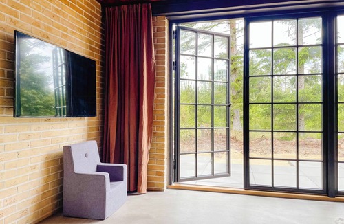 Øhuse House | Middle of forest with sea and reserve