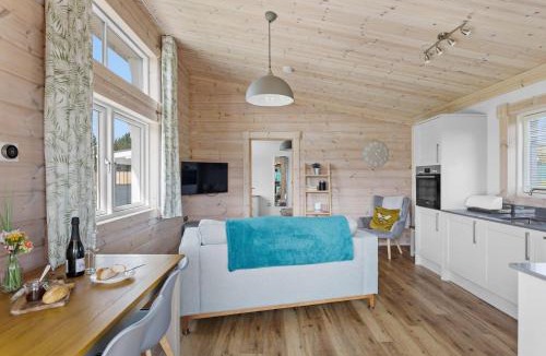 Braunton House | Middle Thorne, Great Field Lodges