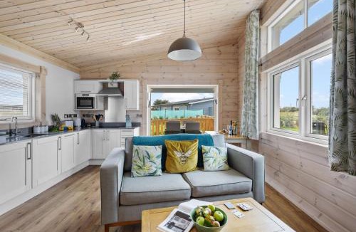 Braunton House | Middle Thorne, Great Field Lodges