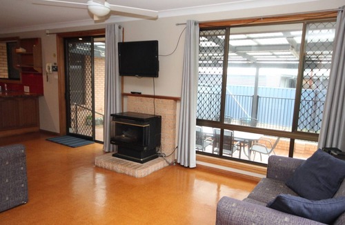 Lake Cathie House | Middlerock Retreat - short walk to beach