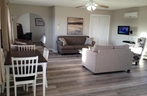 Middleton Hotel | Middleton Motel & Suites