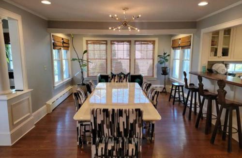 Newport East House | Middletown Bungalow - RIBryan Property