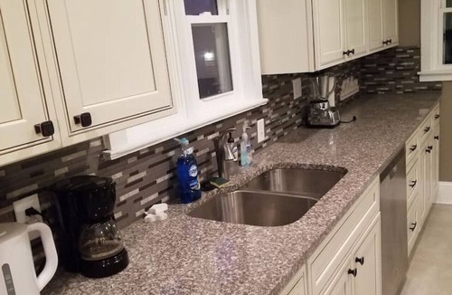 Middletown House | Middletown Centenarian 4 Bed 2 Bath Sleeps 12