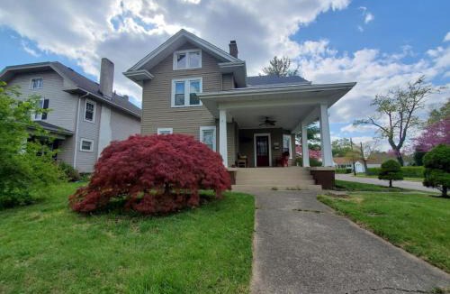 Middletown House | Middletown Centenarian 4 Bed 2 Bath Sleeps 12