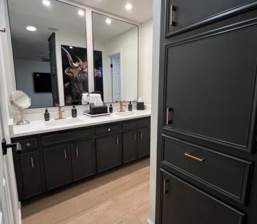 Midland Villa | Midland Luxe, Pool, Fire Pit, Workspace, Pool Table