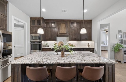 Midlothian House | Midlothian Masterpiece w/5 Bedrooms
