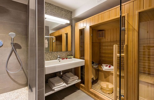 10th Arrondissement Hotel | Midnight Hôtel Paris