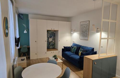 Val-de-Grace Apartment | Midnight in Paris