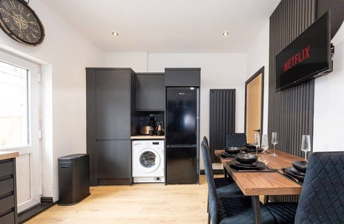 Leigh House | Midnight Manor High Speed Wi-Fi