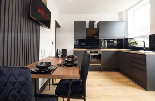 Leigh House | Midnight Manor High Speed Wi-Fi