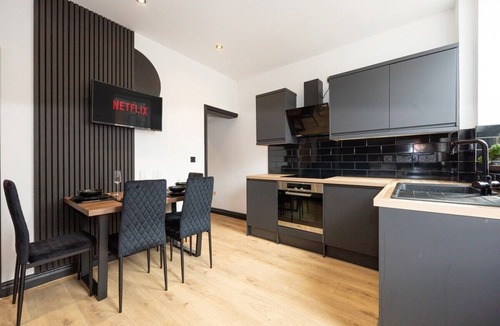 Leigh House | Midnight Manor High Speed Wi-Fi