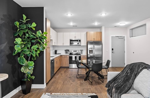 Eighth Avenue Apartment | Midnight Manor Penthouse Suite The Gulch