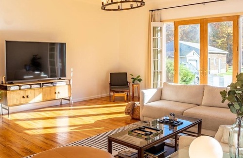 Callicoon Cabin | Midnight Meadow - Bright & Airy Cabin in Callicoon