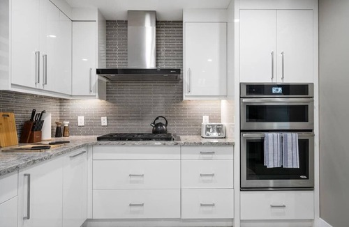 Lower Mount Royal House | Midnight & Olive | Whiskey Room | Near Stampede
