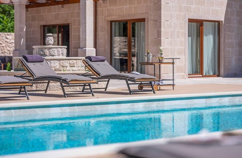 Cilipi Villa | Midnight Serenity - Four Bedroom Villa, Sleeps 8