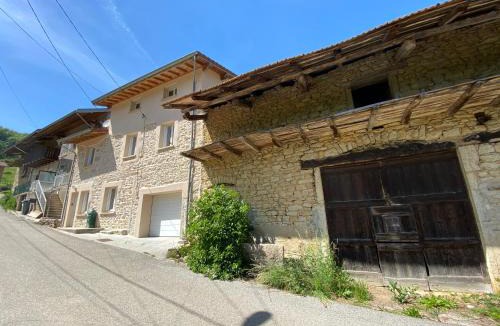 Saint-Rambert-en-Bugey House | MIDORI