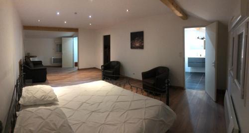 Saint-Rambert-en-Bugey House | MIDORI