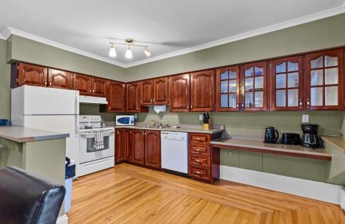 Waterford Valley Apartment | Midstream Flat 2BR Wi-Fi Parking