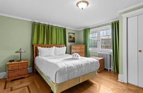 Waterford Valley Apartment | Midstream Manor 1BR Parking WiFi