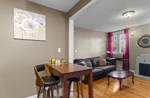 Waterford Valley Apartment | Midstream Manor 1BR Parking WiFi