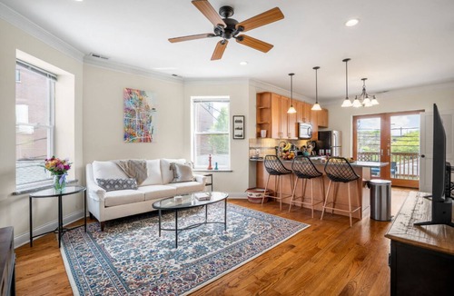 St. Ben's Apartment | Midterm Furnished Rental - North Center, Chicago 2Bed 1Bath
