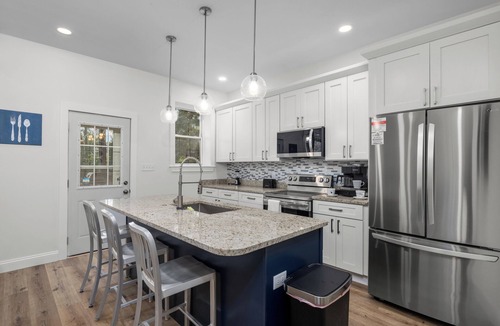 St. Louis House | Midterm Rental - 1 Mi from Wash U & Pet Friendly