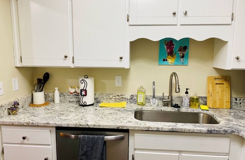 West End Apartment | Midtown 2BR/2BA Long-Term near Vandy/St.Thomas