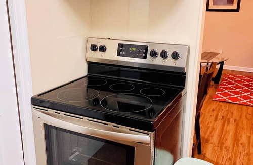 West End Apartment | Midtown 2BR/2BA Long-Term near Vandy/St.Thomas