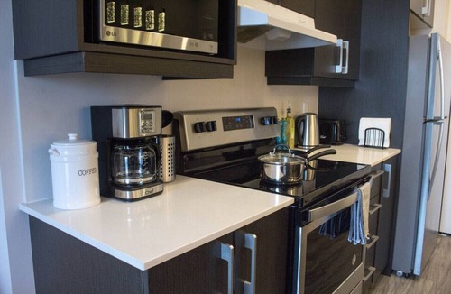 Cote-Des-Neiges—Notre-Dame-De-Grace Apartment | Midtown *605* - LOFT + nice View