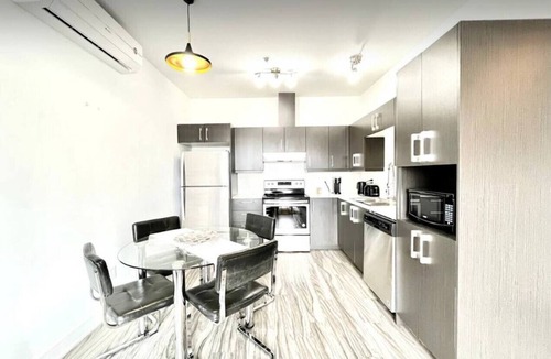 Cote-Des-Neiges—Notre-Dame-De-Grace Apartment | Midtown *612* - Condo 2 bdr