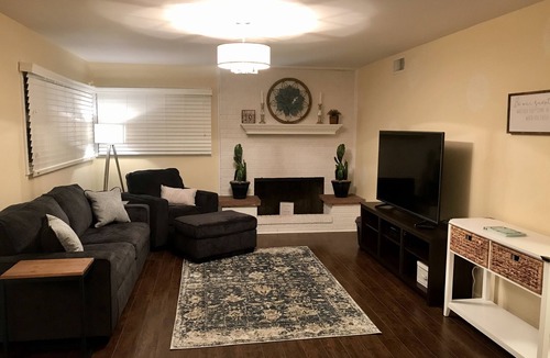 Sayles Blvd. Area House | Midtown Abi House