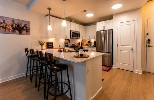 Midtown Apartment | Midtown Atlanta 1BR BeltLine Rooftop Pool LuxePad
