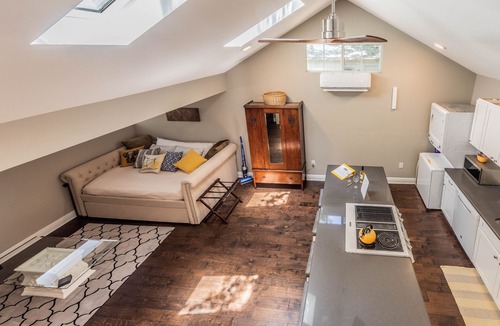 Alta Vista Apartment | Midtown Backyard Guest House Studio