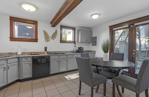 Central Gardens House | Midtown Blu Serenity