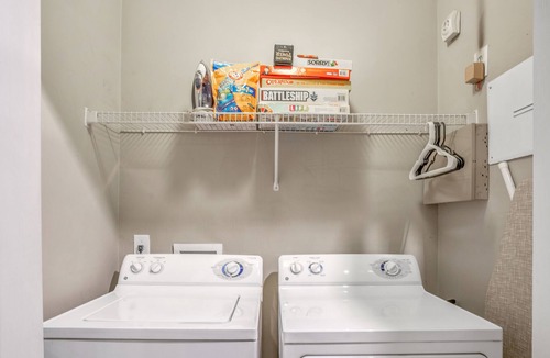 Westside Apartment | ✨Midtown BOHO getaway✨KING bed✨FREE parking✨