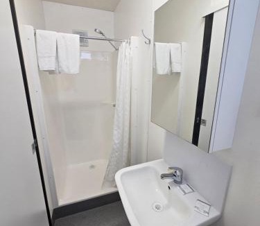 Millbank Apartment | Midtown Caravan Park