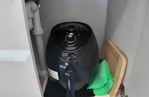 Millbank Cabin | MIDTOWN CARAVAN PARK