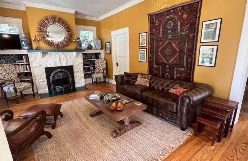 Central Gardens Villa | Midtown Central Gardens Bungalow