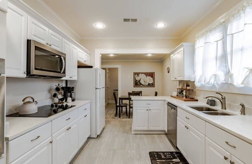 Hannon Park House | Midtown Cottage, Great Location! Haute on Hannon