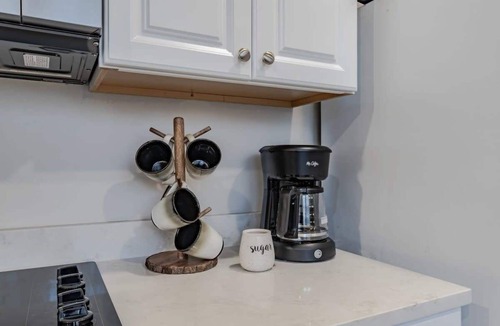 Hannon Park House | Midtown Cottage, Great Location! Haute on Hannon